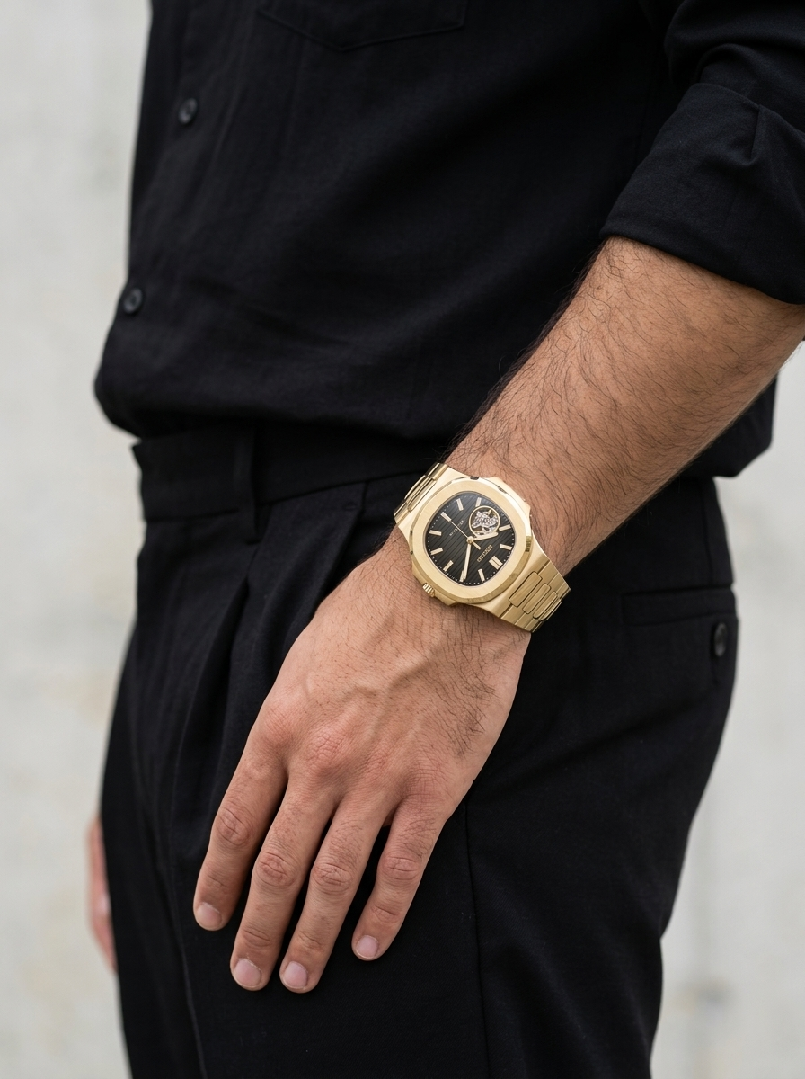 Nautilus | Black Open Heart Gold